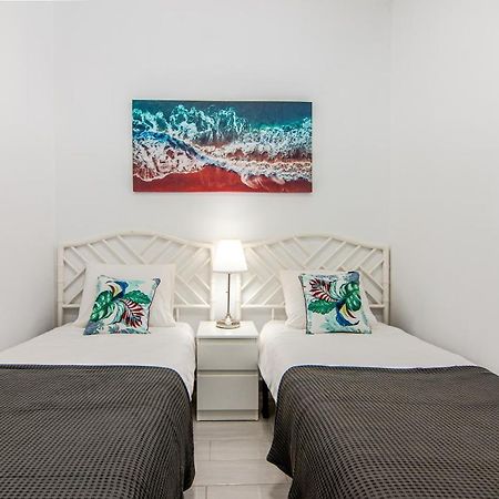 Central 2 Bedroom Apartment Playa De Las Americas Exteriör bild