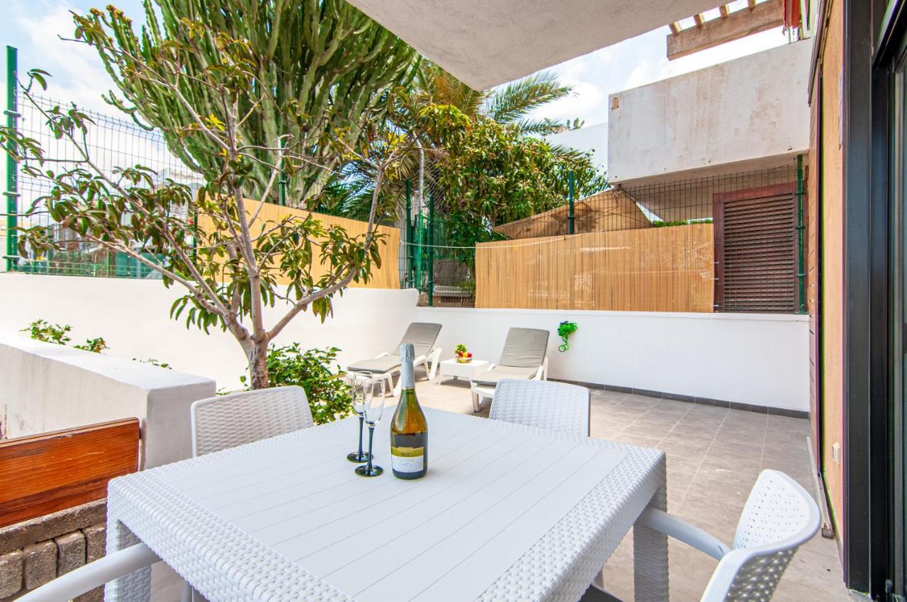 Central 2 Bedroom Apartment Playa De Las Americas Exteriör bild